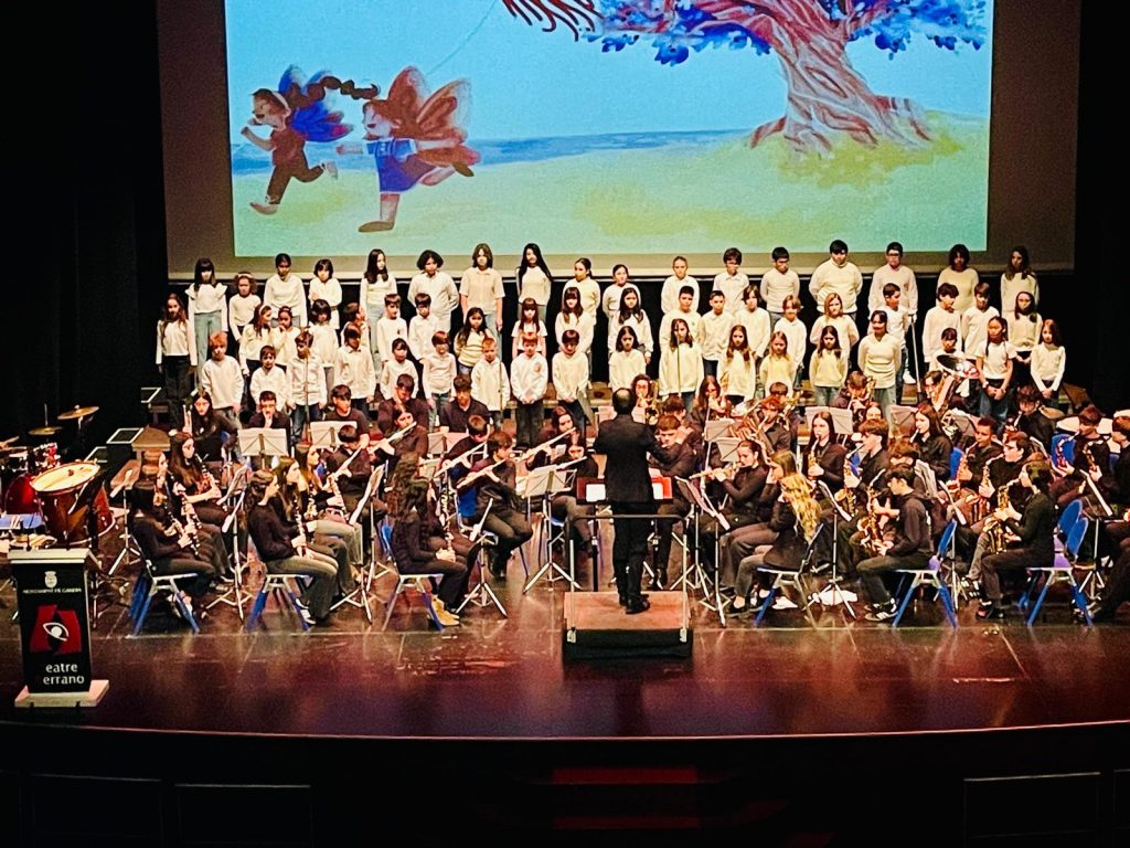 Concert per la Pau. Escola de Música Districte Marítim Grau de Gandia.